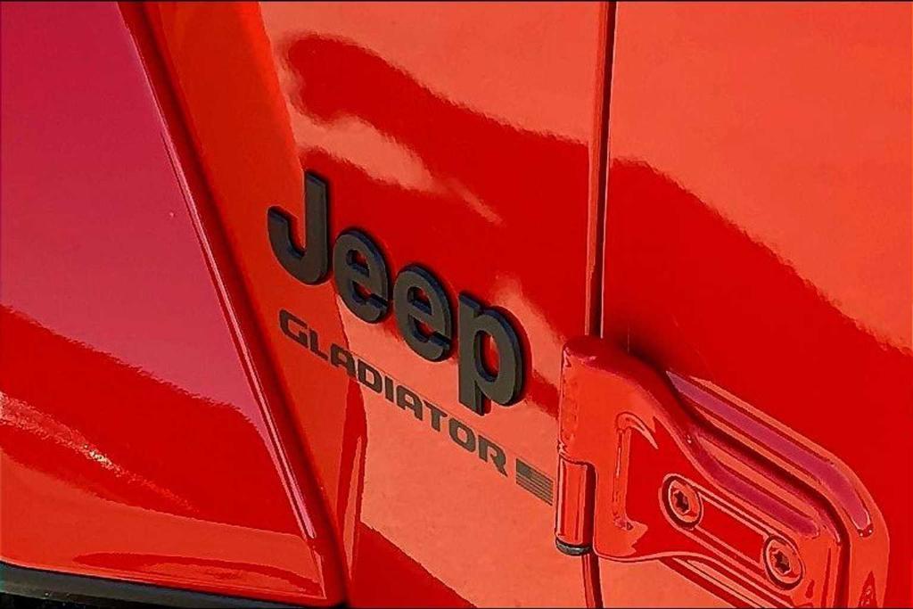 new 2025 Jeep Gladiator car, priced at $42,627