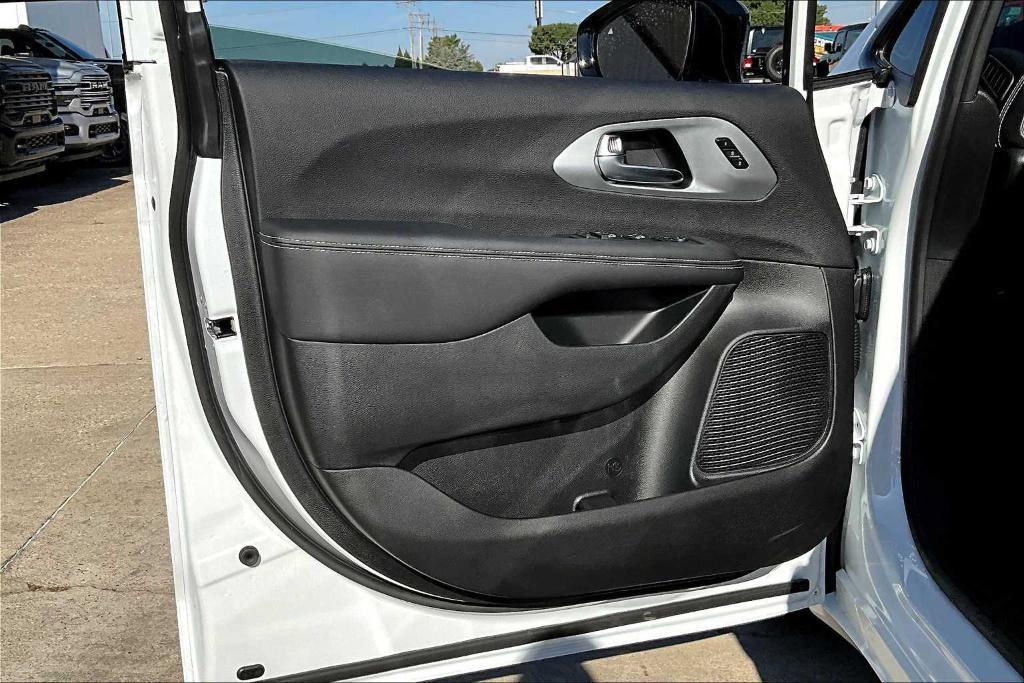 new 2026 Chrysler Pacifica car, priced at $47,090