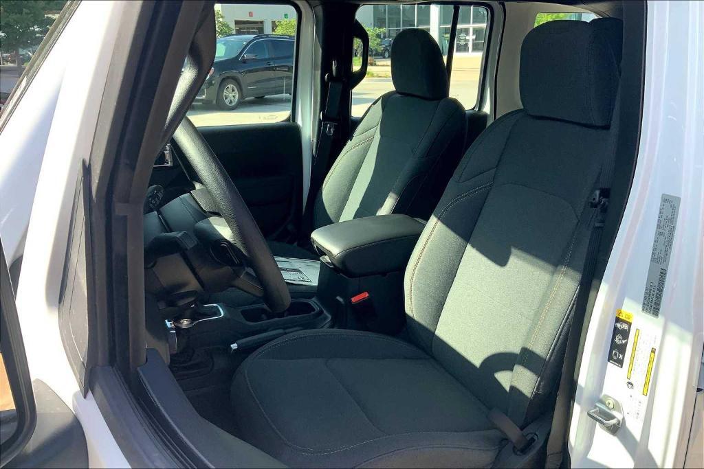 new 2025 Jeep Wrangler car, priced at $35,525