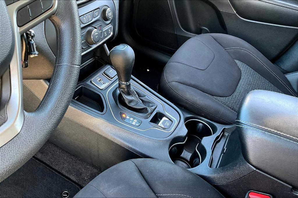 used 2019 Jeep Cherokee car, priced at $15,488