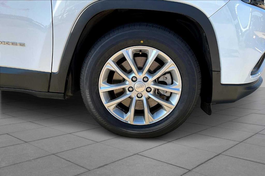 used 2019 Jeep Cherokee car, priced at $15,488