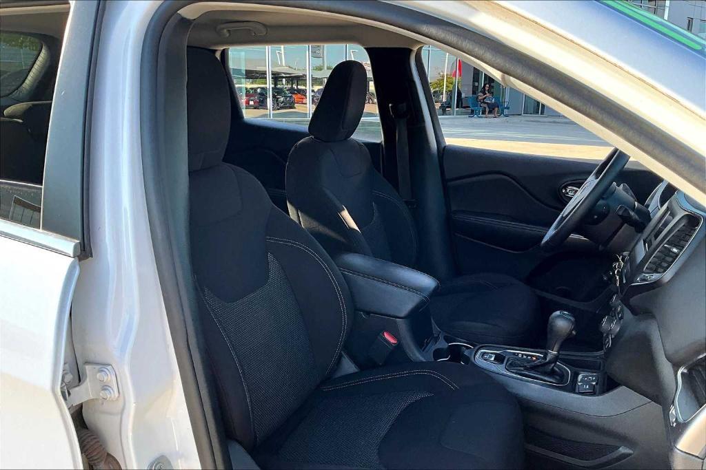 used 2019 Jeep Cherokee car, priced at $15,488