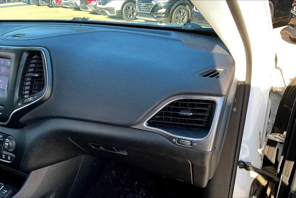 used 2019 Jeep Cherokee car, priced at $15,488