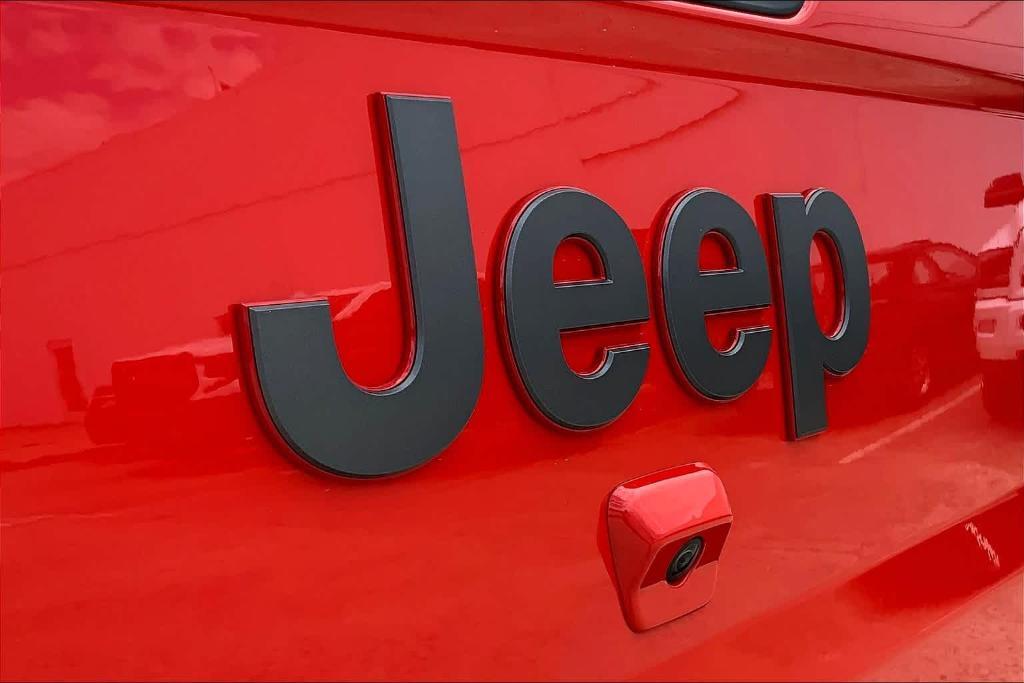 new 2024 Jeep Gladiator car, priced at $53,402