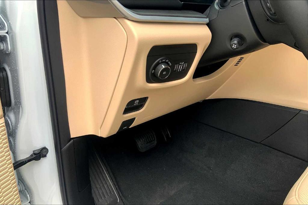 new 2025 Jeep Grand Cherokee L car, priced at $44,917