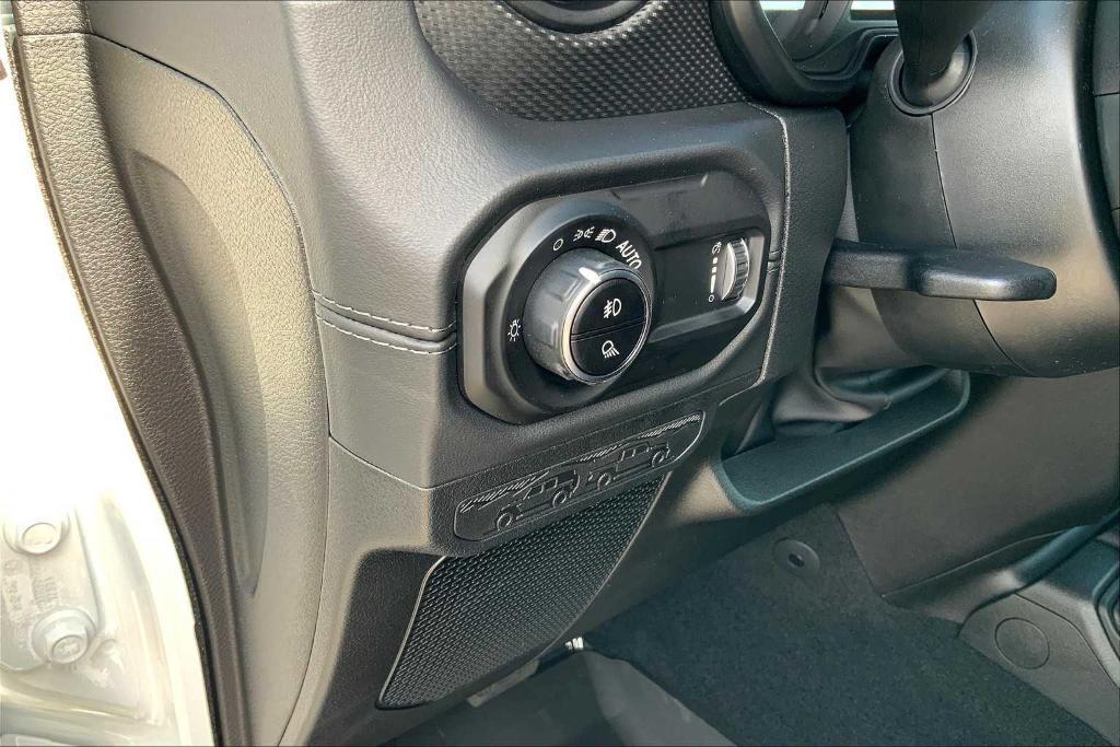new 2025 Jeep Gladiator car, priced at $46,005