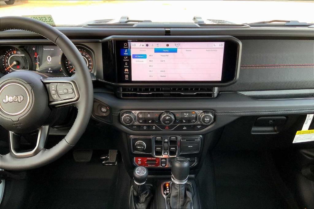 new 2025 Jeep Gladiator car, priced at $46,005