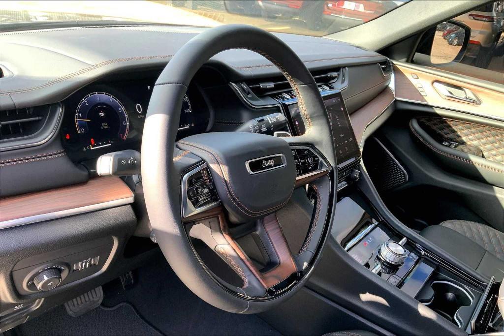 new 2025 Jeep Grand Cherokee car, priced at $56,175