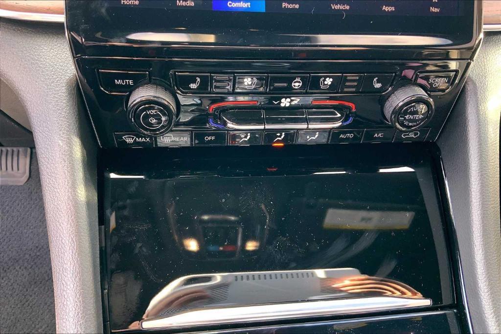 new 2025 Jeep Grand Cherokee car, priced at $56,175