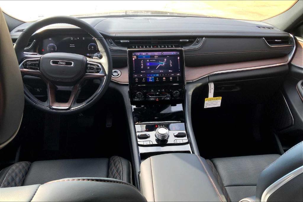new 2025 Jeep Grand Cherokee car, priced at $56,175