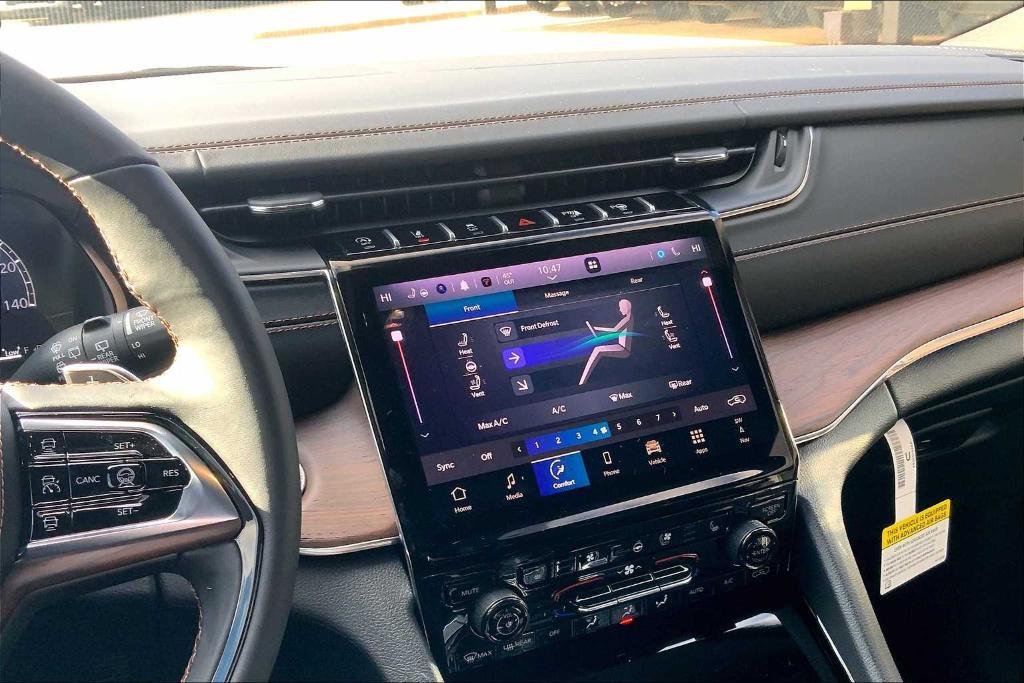 new 2025 Jeep Grand Cherokee car, priced at $56,175