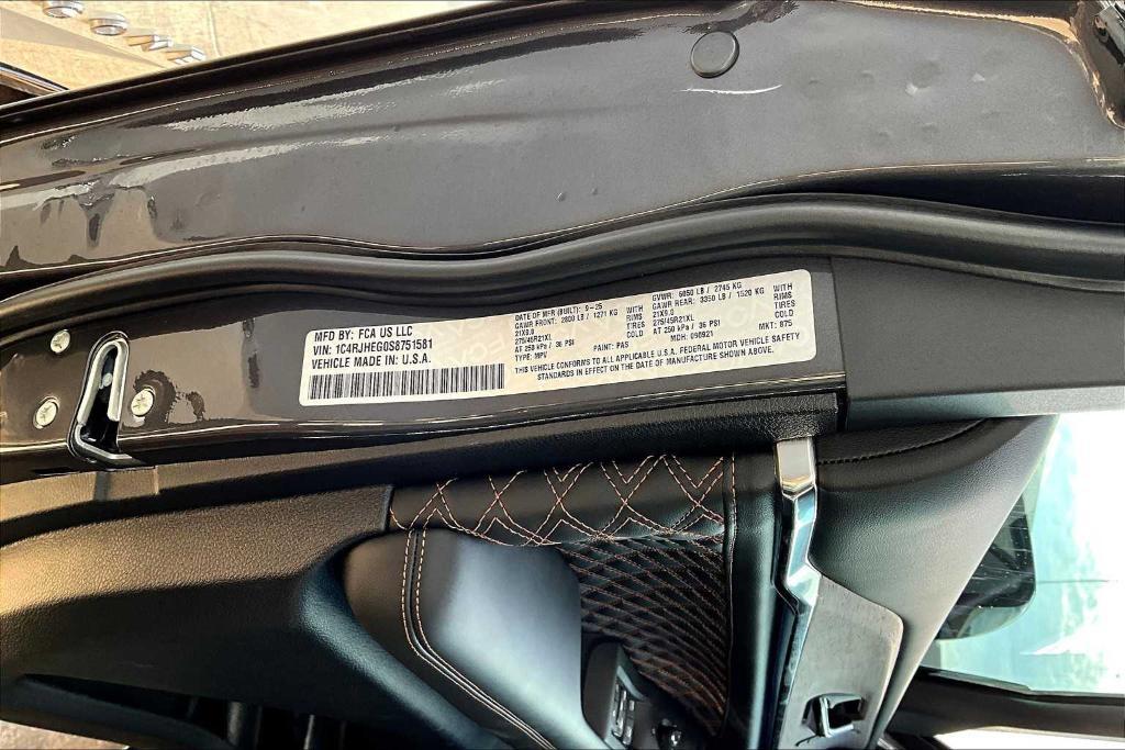 new 2025 Jeep Grand Cherokee car, priced at $56,175