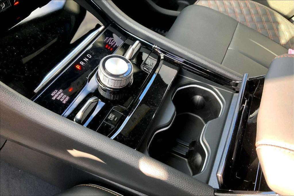 new 2025 Jeep Grand Cherokee car, priced at $56,175