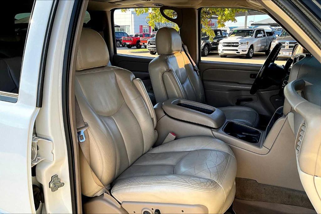 used 2005 GMC Yukon XL car, priced at $3,575