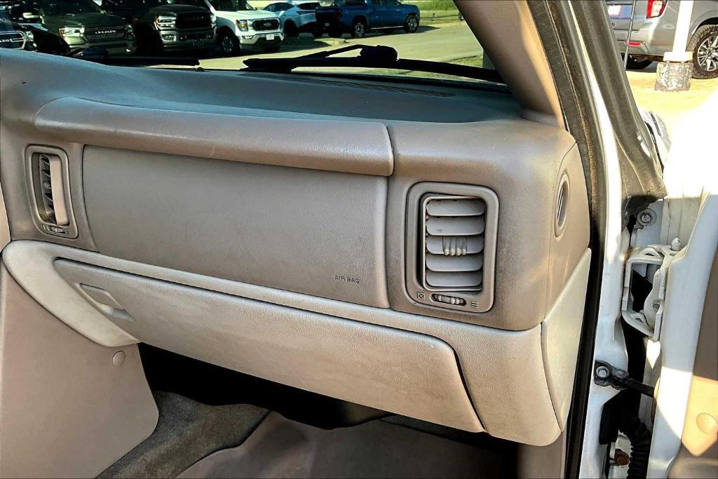used 2005 GMC Yukon XL car, priced at $3,575