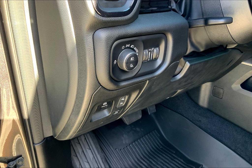 new 2025 Ram 1500 car, priced at $58,294