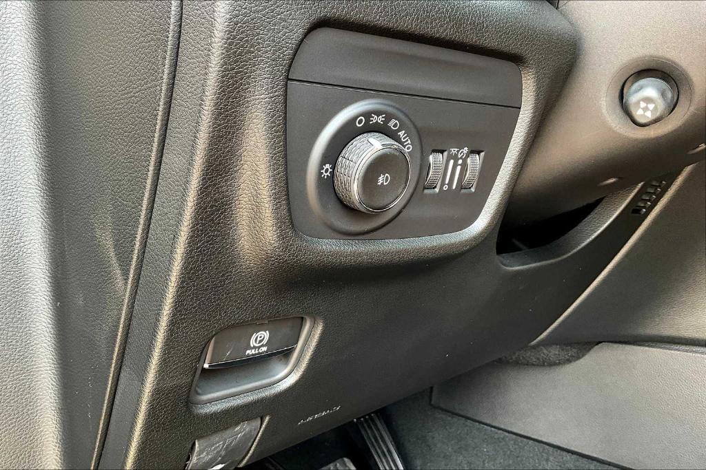 new 2025 Jeep Grand Cherokee car, priced at $54,425