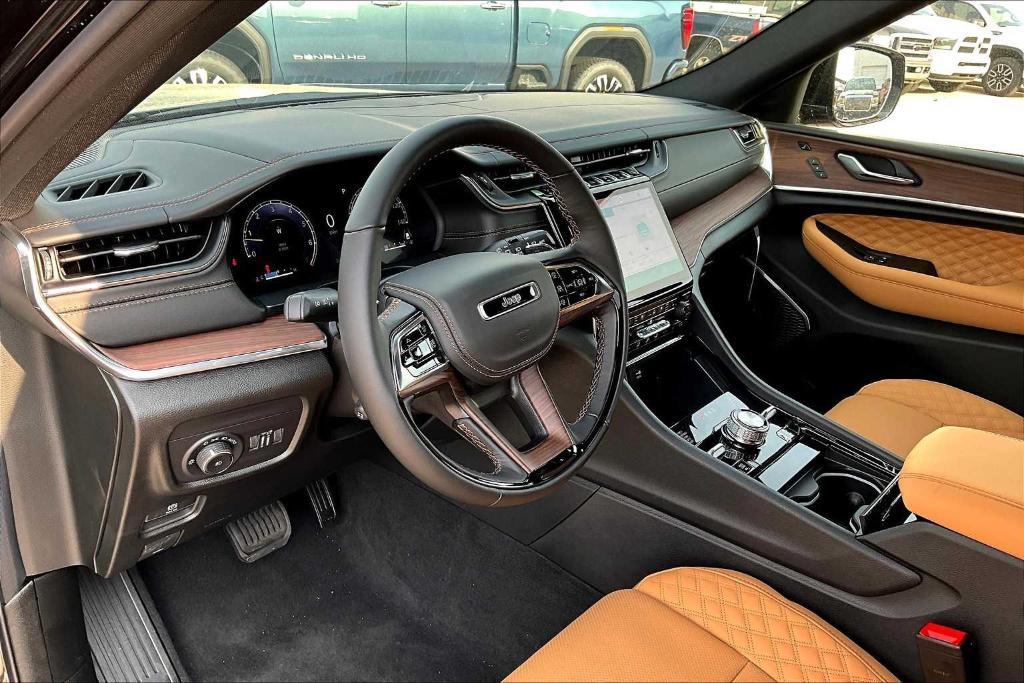 new 2025 Jeep Grand Cherokee car, priced at $54,425