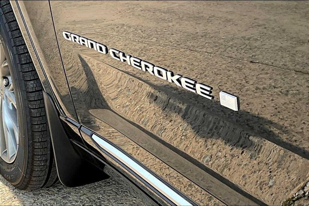 new 2025 Jeep Grand Cherokee car, priced at $54,425