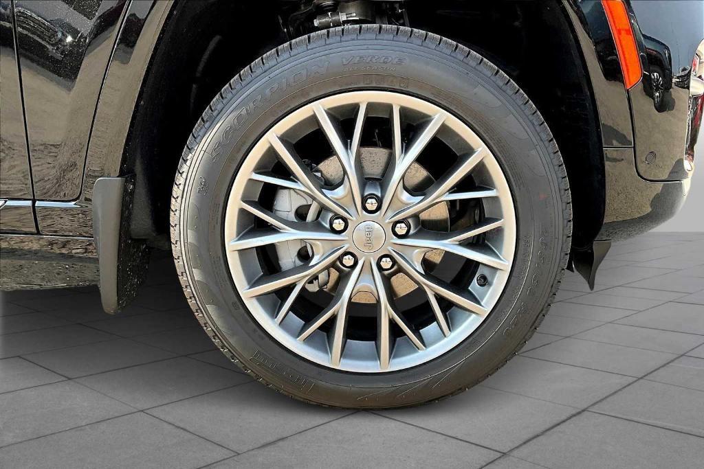 new 2025 Jeep Grand Cherokee car, priced at $54,425