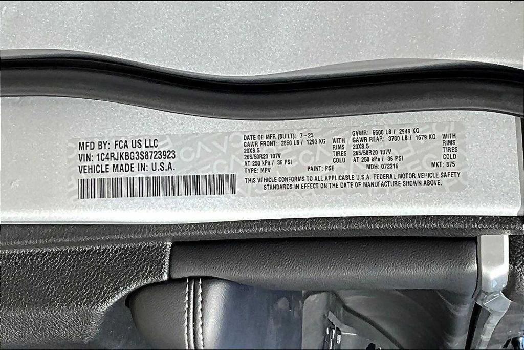 new 2025 Jeep Grand Cherokee L car, priced at $47,615
