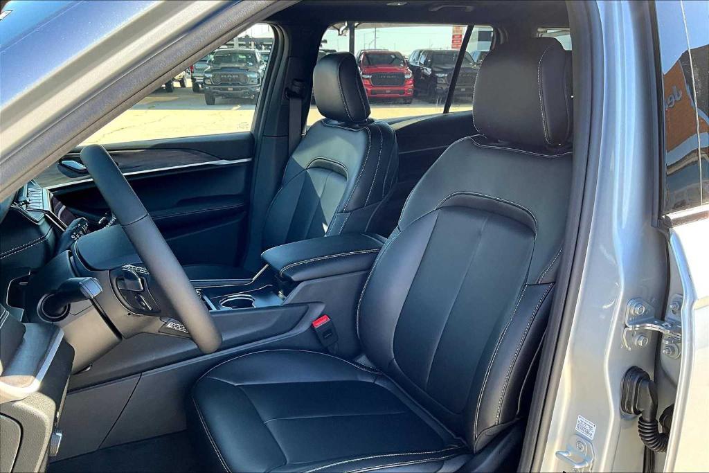 new 2025 Jeep Grand Cherokee L car, priced at $47,615