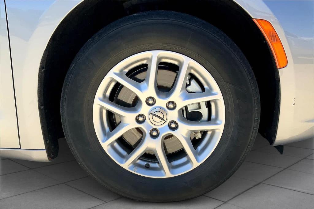 used 2021 Chrysler Pacifica car, priced at $23,880
