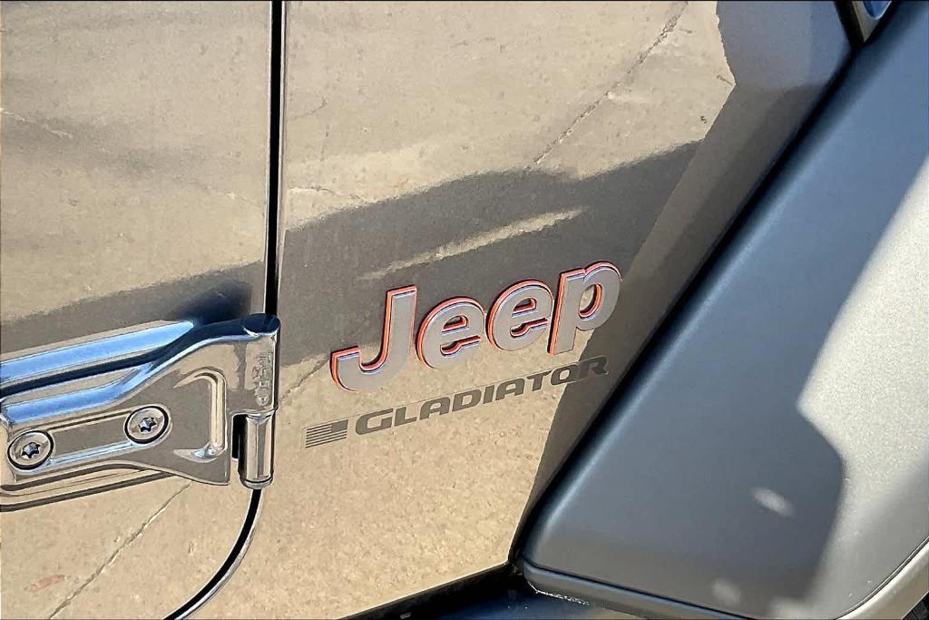 new 2025 Jeep Gladiator car, priced at $54,499