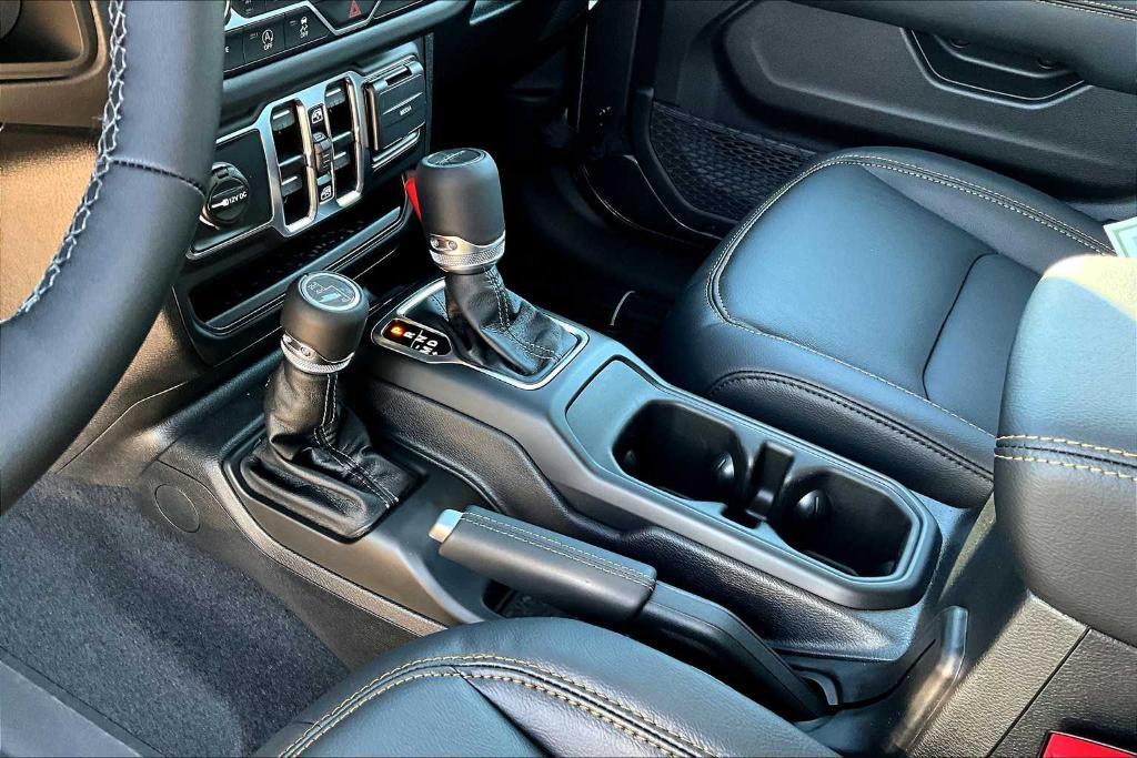 new 2025 Jeep Gladiator car, priced at $41,546