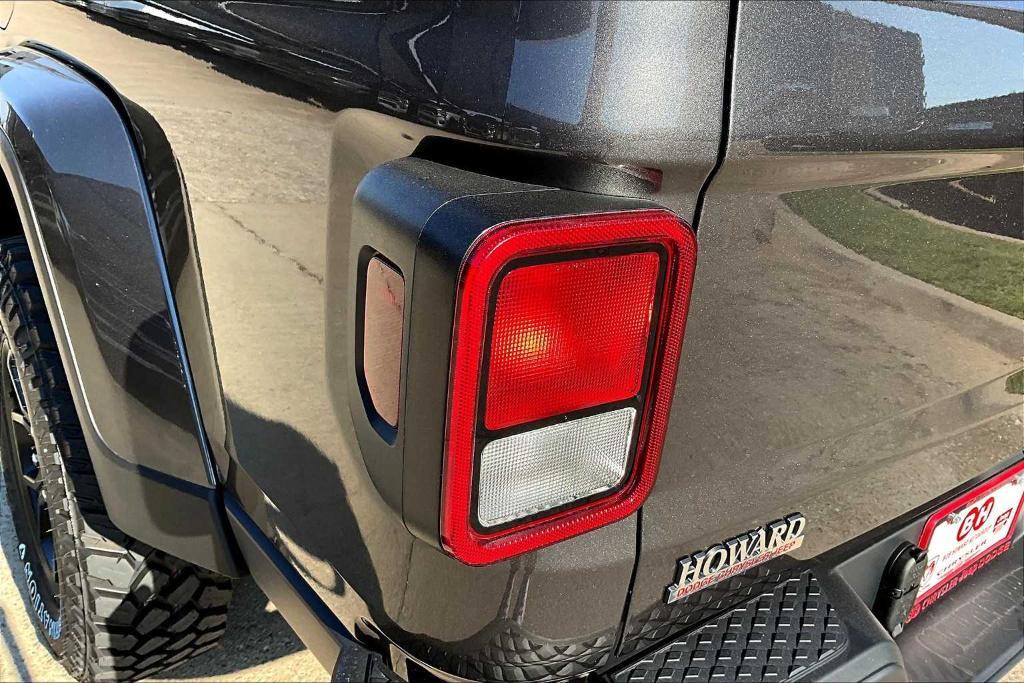 new 2025 Jeep Gladiator car, priced at $41,546