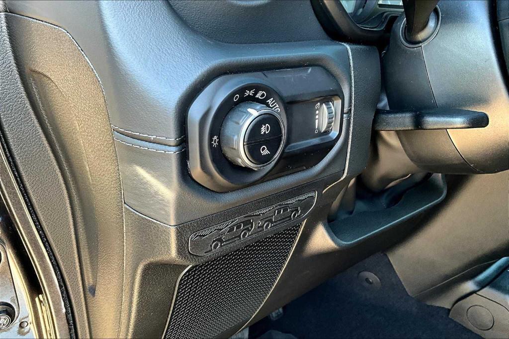 new 2025 Jeep Gladiator car, priced at $41,546