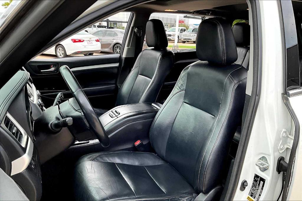 used 2018 Toyota Highlander car, priced at $19,265