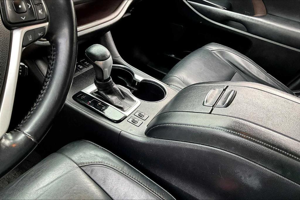 used 2018 Toyota Highlander car, priced at $19,265