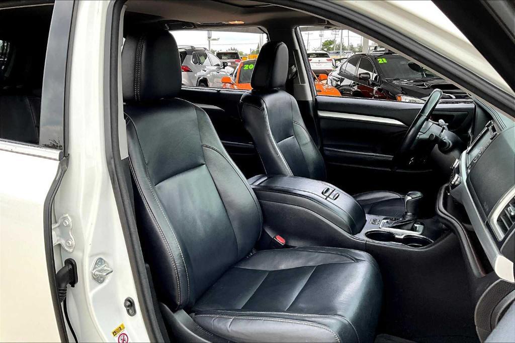 used 2018 Toyota Highlander car, priced at $19,265