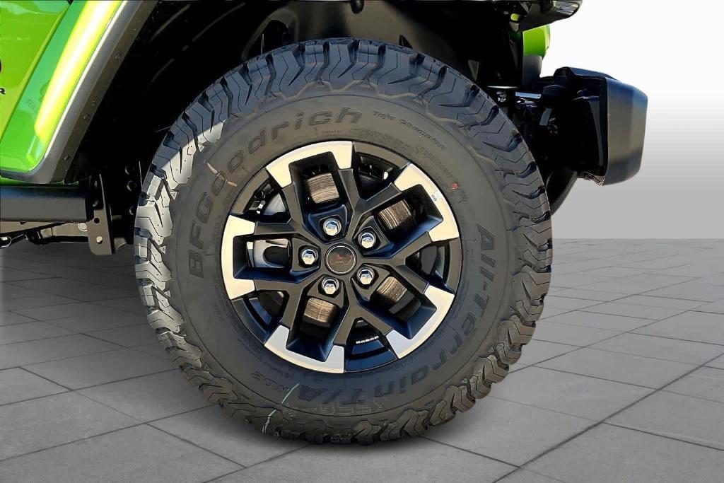 new 2025 Jeep Wrangler car, priced at $49,033