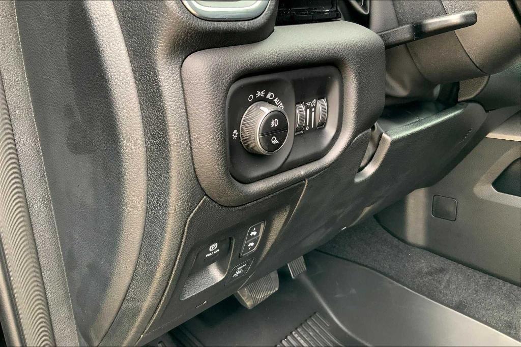 new 2025 Ram 1500 car, priced at $60,811