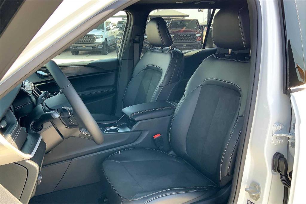 new 2025 Jeep Grand Cherokee L car, priced at $41,772