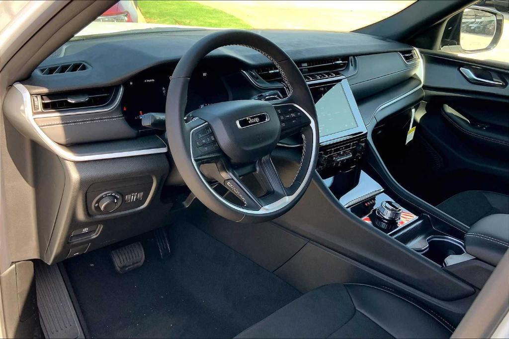 new 2025 Jeep Grand Cherokee L car, priced at $41,772