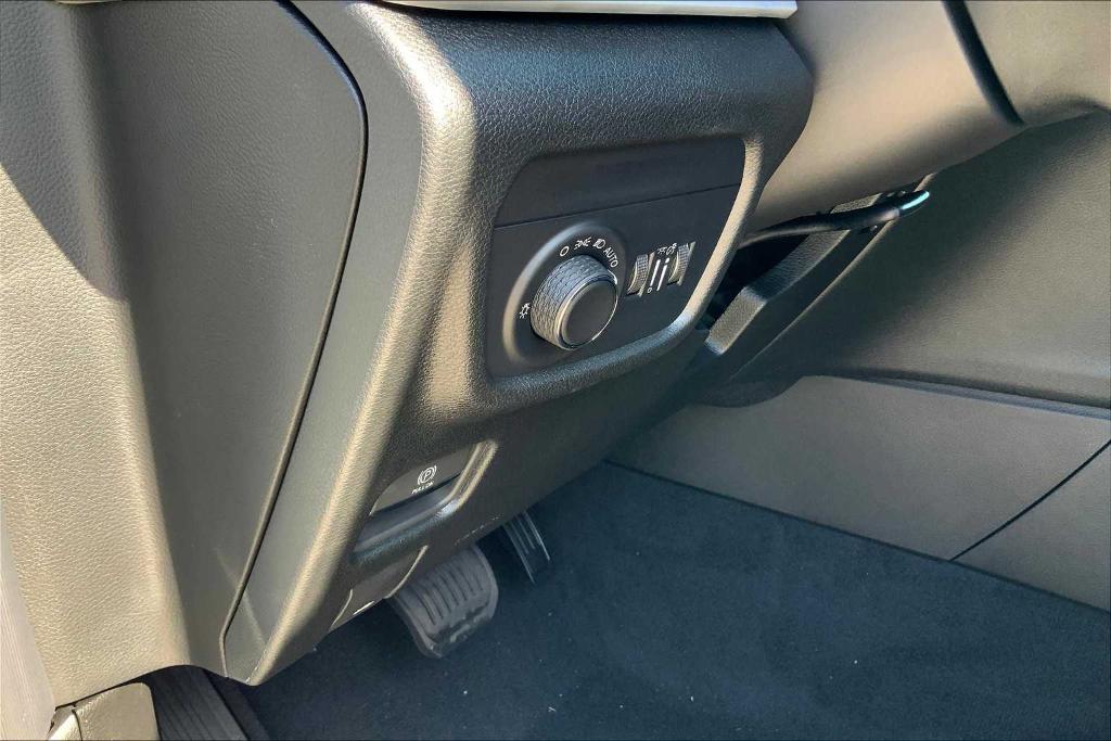 new 2025 Jeep Grand Cherokee L car, priced at $41,772