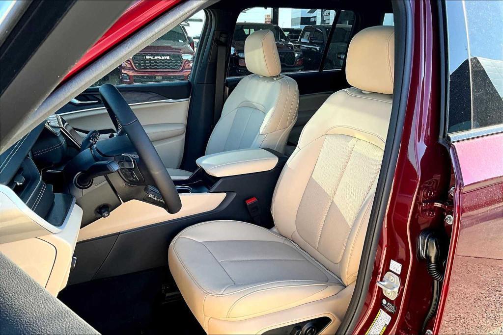 new 2025 Jeep Grand Cherokee L car, priced at $46,035