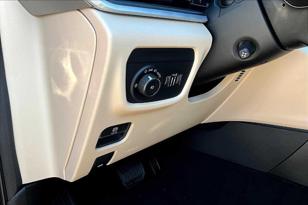 new 2025 Jeep Grand Cherokee L car, priced at $46,035