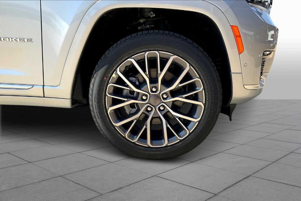 new 2025 Jeep Grand Cherokee L car, priced at $59,630