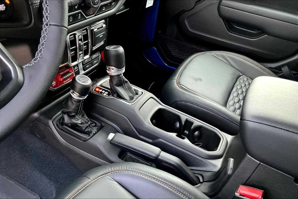 new 2025 Jeep Gladiator car, priced at $47,787