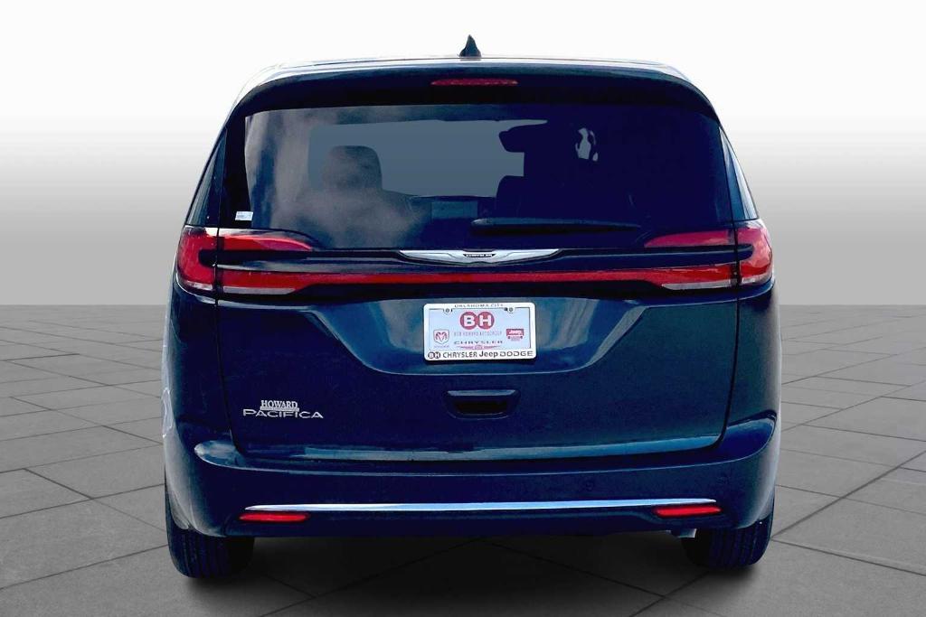 new 2025 Chrysler Pacifica car, priced at $37,639