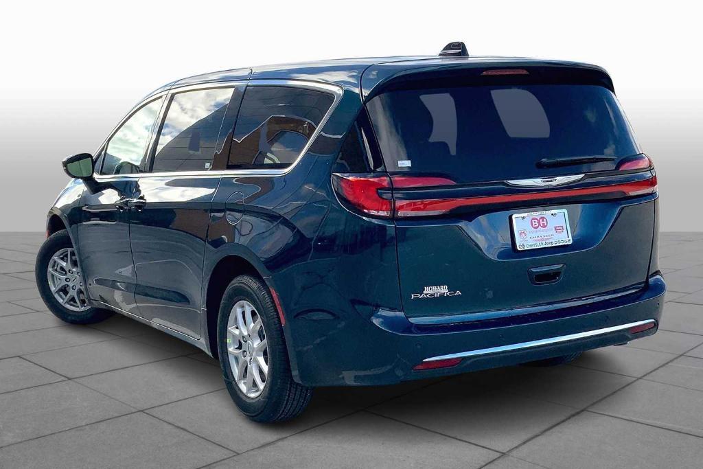 new 2025 Chrysler Pacifica car, priced at $37,639