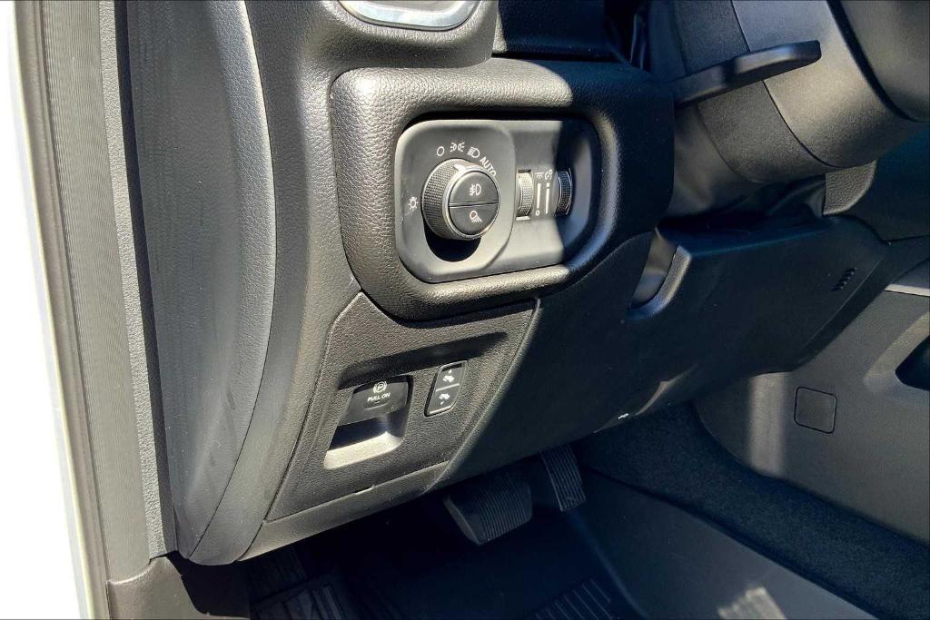 new 2025 Ram 1500 car, priced at $55,921