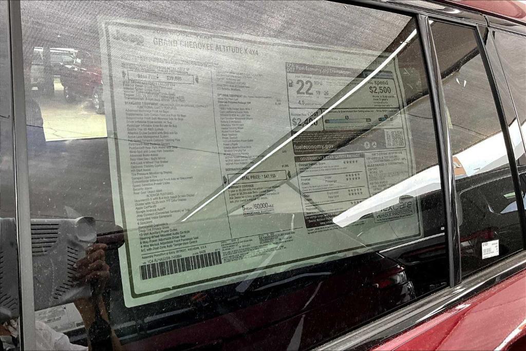 new 2025 Jeep Grand Cherokee car, priced at $39,748