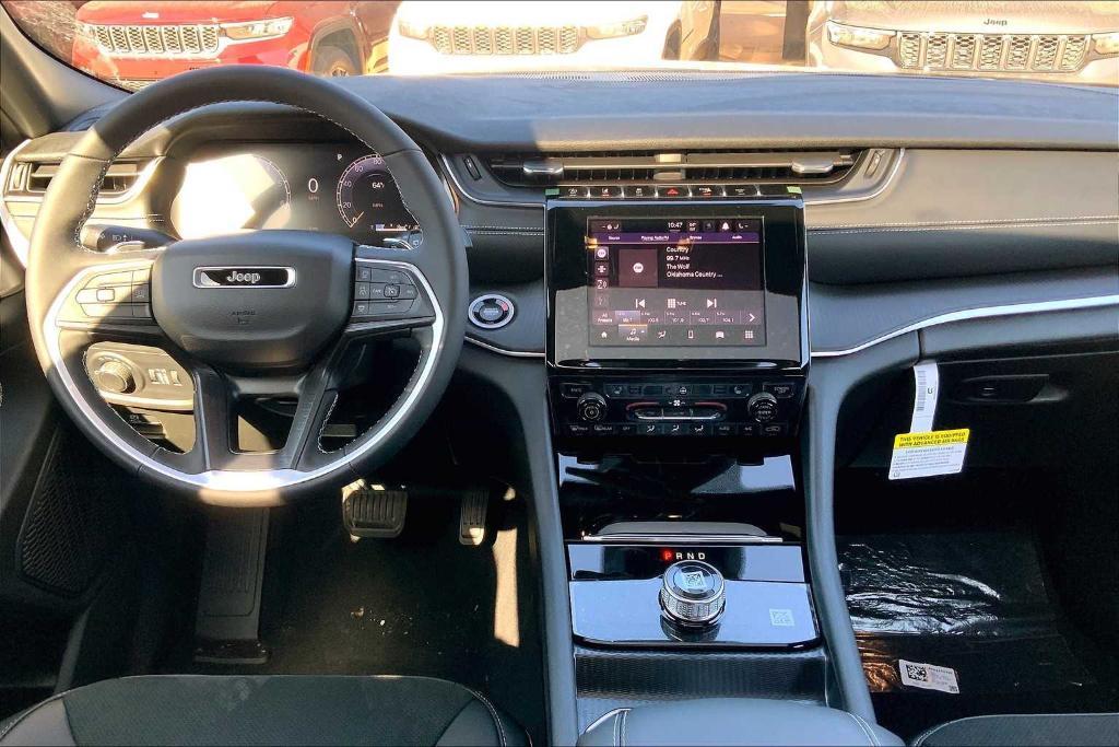 new 2025 Jeep Grand Cherokee car, priced at $39,748