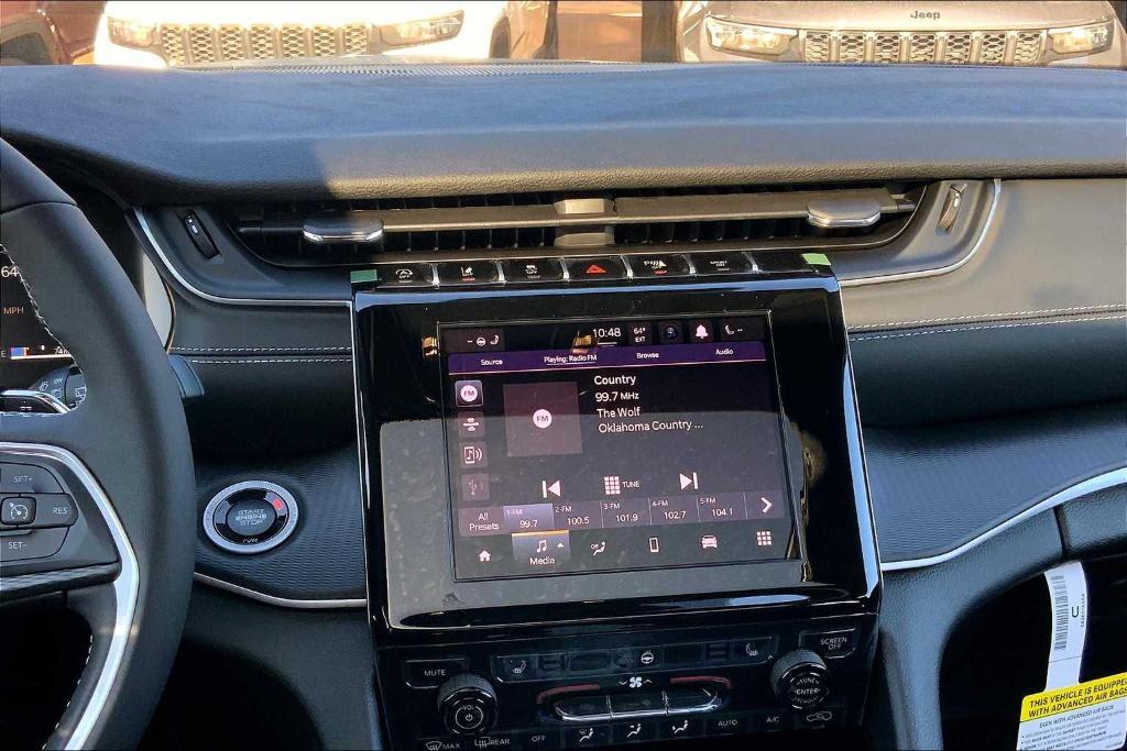 new 2025 Jeep Grand Cherokee car, priced at $39,748