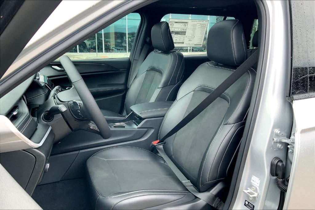 new 2025 Jeep Grand Cherokee L car, priced at $39,372